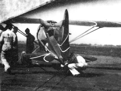 Hall Bulldog at Cleveland OH with group, left rear view (variant)